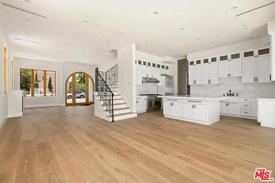 20329 Stagg Street, Winnetka, CA 91306 - #3