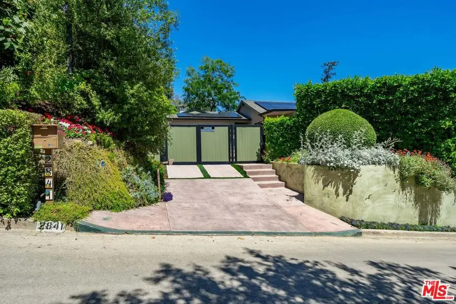 2841 Montcalm Avenue, Los Angeles, CA 90046 - Image #2