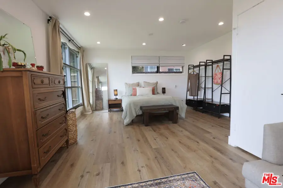 7058 Petit Avenue, Van Nuys, CA 91406 - Image #2