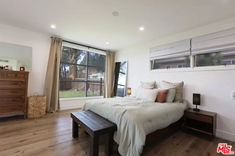 7058 Petit Avenue, Van Nuys, CA 91406 - Image #3