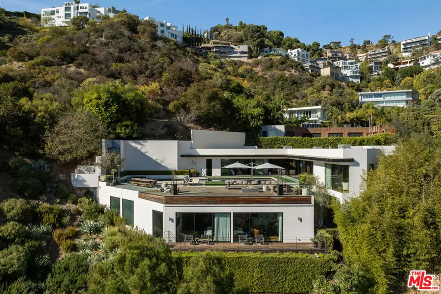 1877 Rising Glen Road, Los Angeles, CA 90069 - Image #3