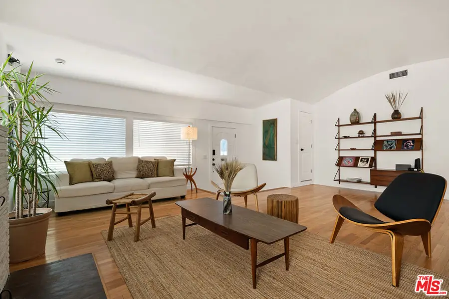 7459 Rosewood Avenue, Los Angeles, CA 90036 - Image #2