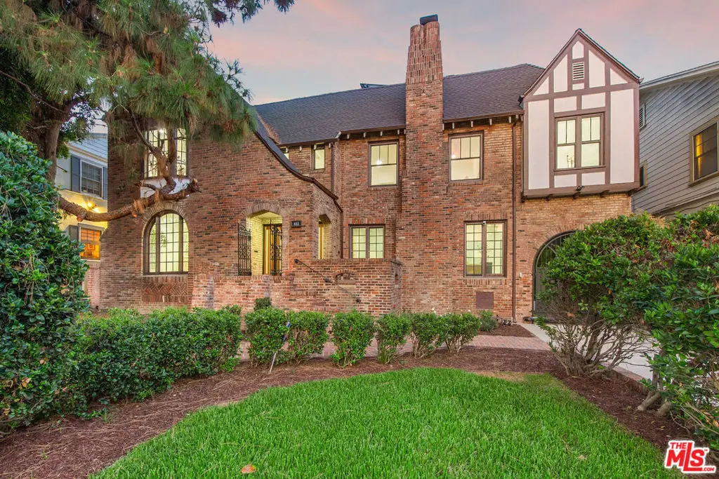 832 S Plymouth Boulevard, Los Angeles, CA 90005 - Image #1