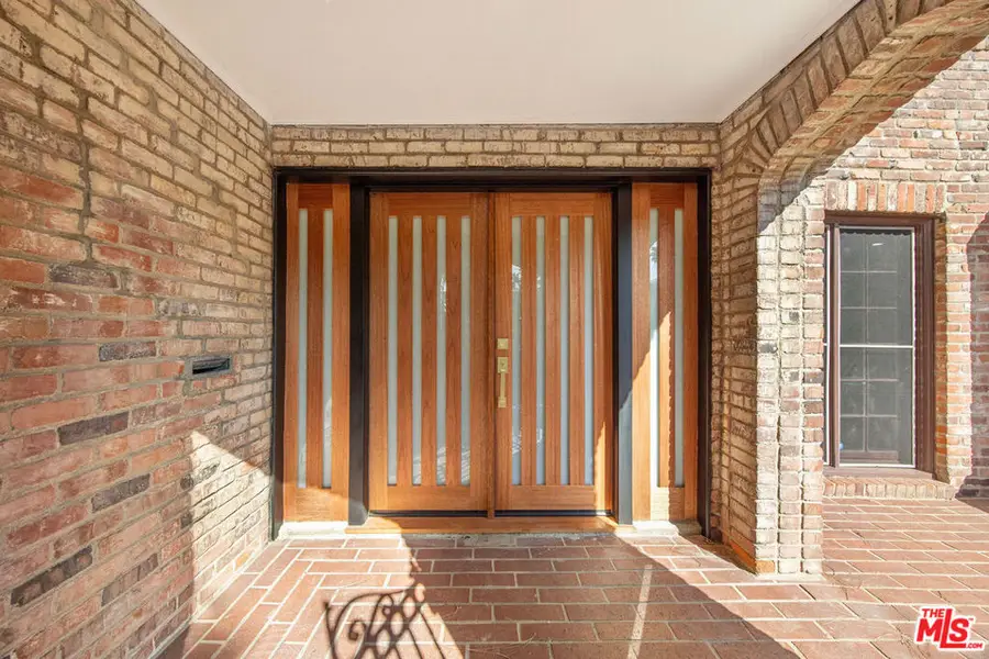 832 S Plymouth Boulevard, Los Angeles, CA 90005 - Image #2