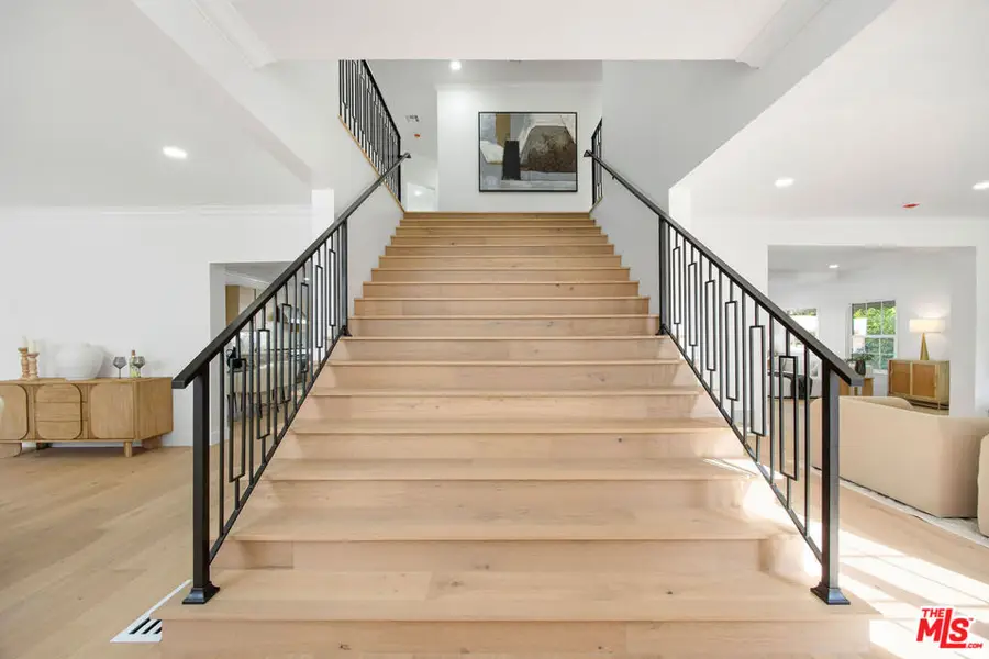 832 S Plymouth Boulevard, Los Angeles, CA 90005 - Image #3