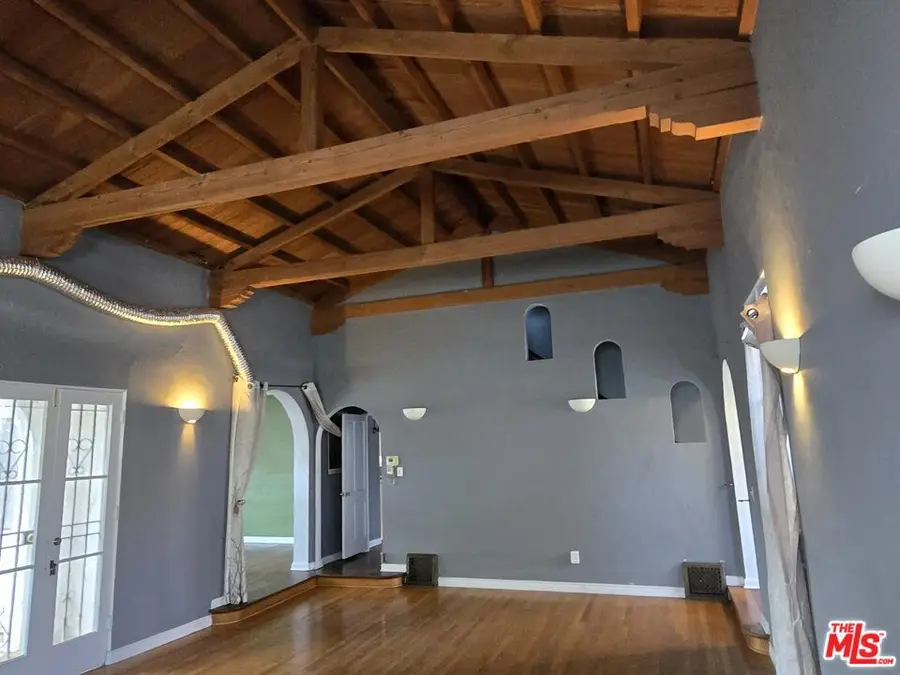 143 S Highland Avenue, Los Angeles, CA 90036 - Image #3