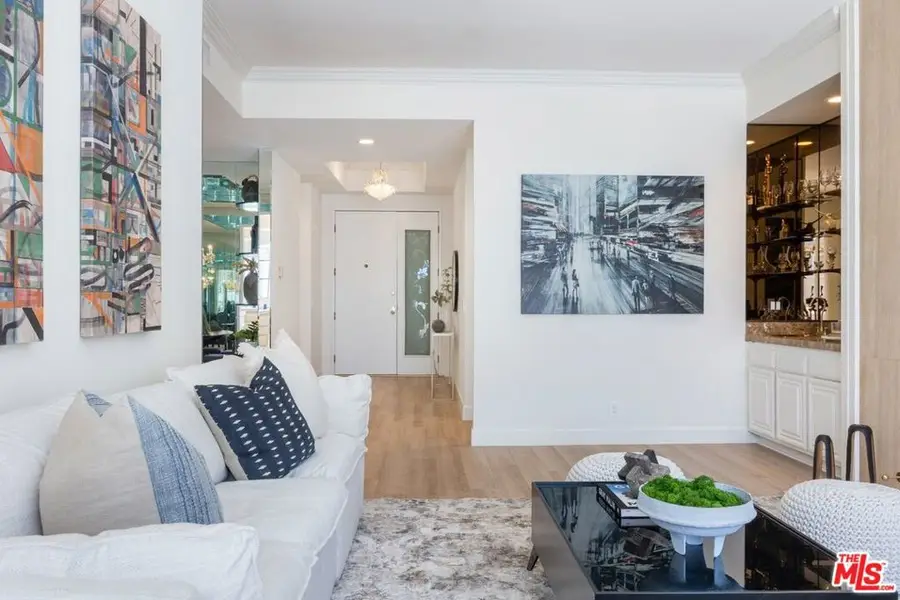 457 N Doheny Drive #304, Beverly Hills, CA 90210 - Image #2