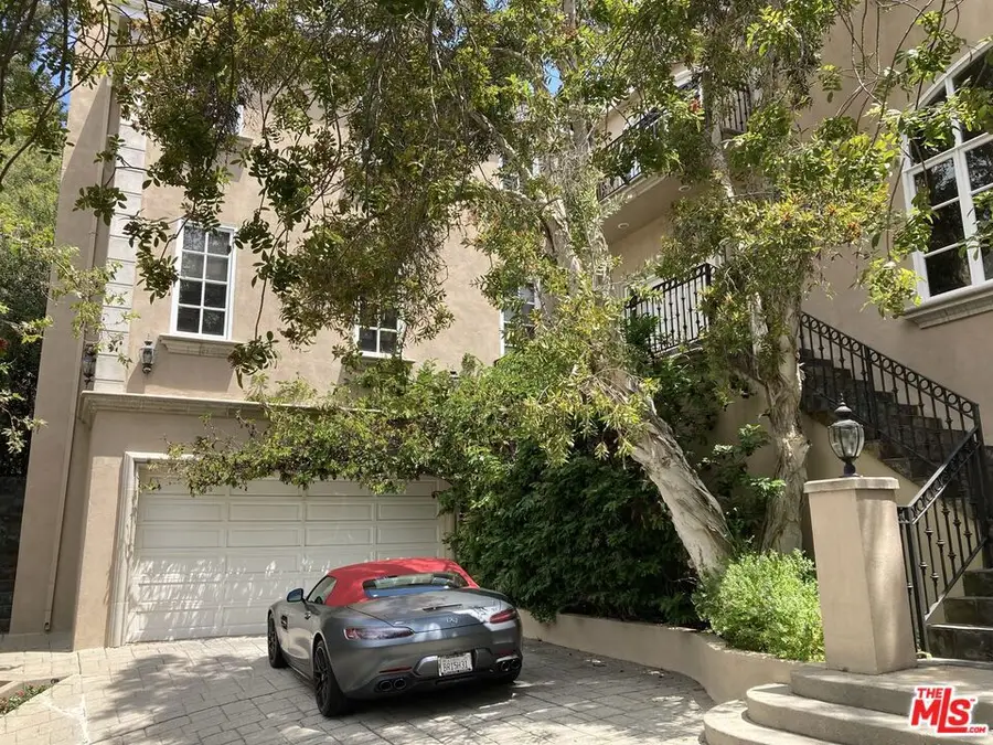 898 N Bundy Drive, Los Angeles, CA 90049 - Image #2