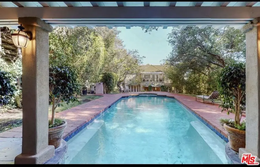 898 N Bundy Drive, Los Angeles, CA 90049 - Image #3