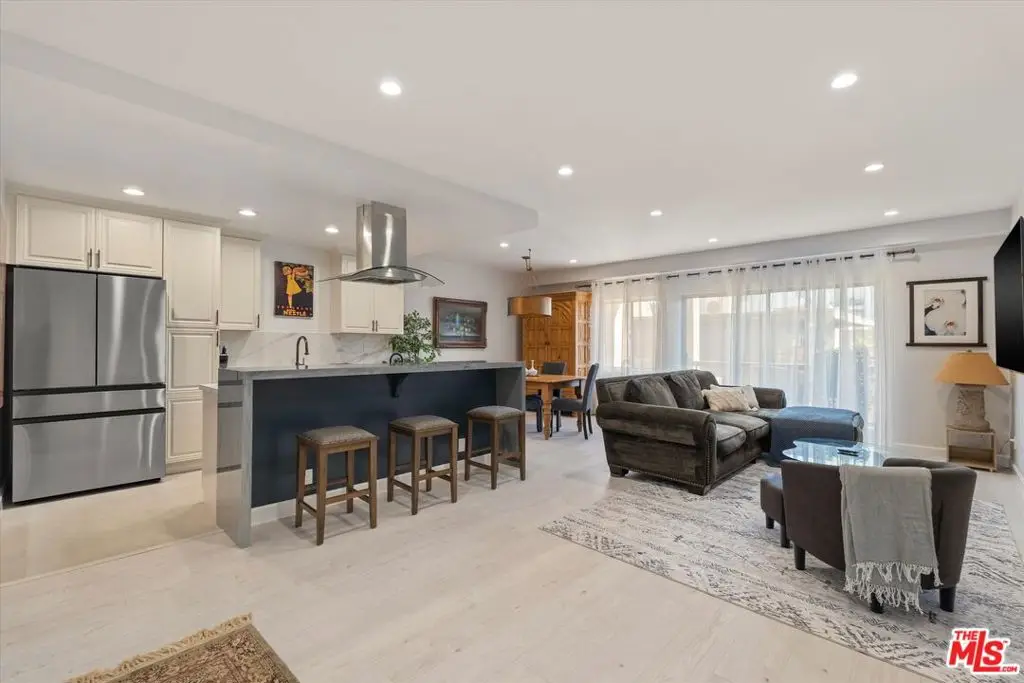 622 S Barrington Avenue #206, Los Angeles, CA 90049 - #1