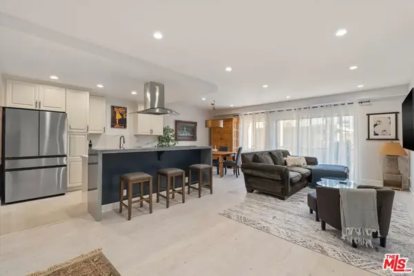 622 S Barrington Avenue #206, Los Angeles, CA 90049