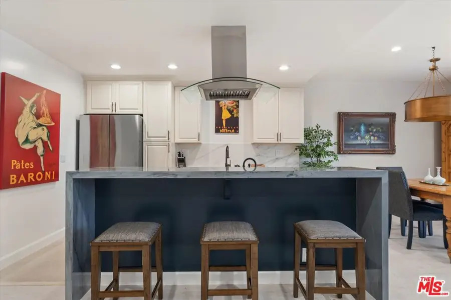 622 S Barrington Avenue #206, Los Angeles, CA 90049 - #2