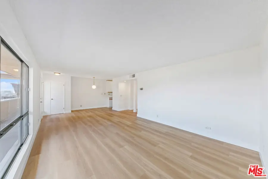 970 Palm Avenue #301, West Hollywood, CA 90069 - Image #3