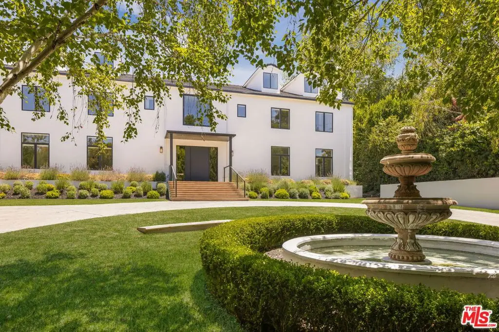 4322 Hayvenhurst Avenue, Encino, CA 91436 - Image #1