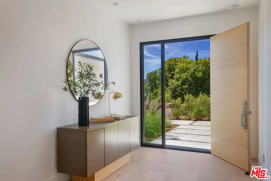 13535 Bayliss Road, Los Angeles, CA 90049 - Image #2