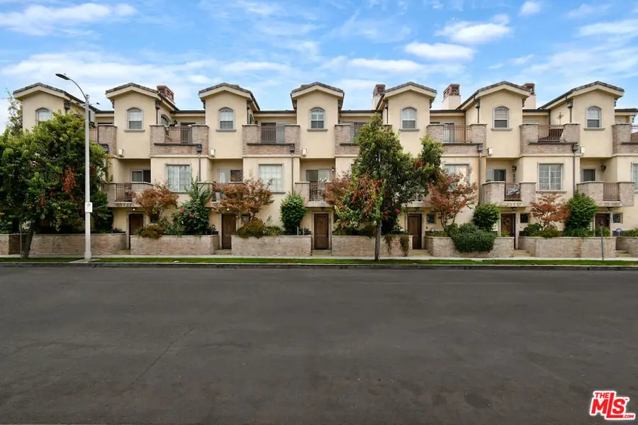 15248 Clark Street #104, Sherman Oaks, CA 91411 - Image #2