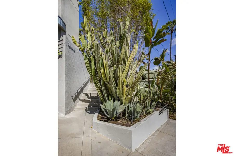 3209 Windsor Avenue, Los Angeles, CA 90039 - #2