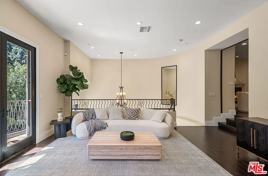 6477 Deep Dell Pl, Los Angeles, CA 90068 - #3