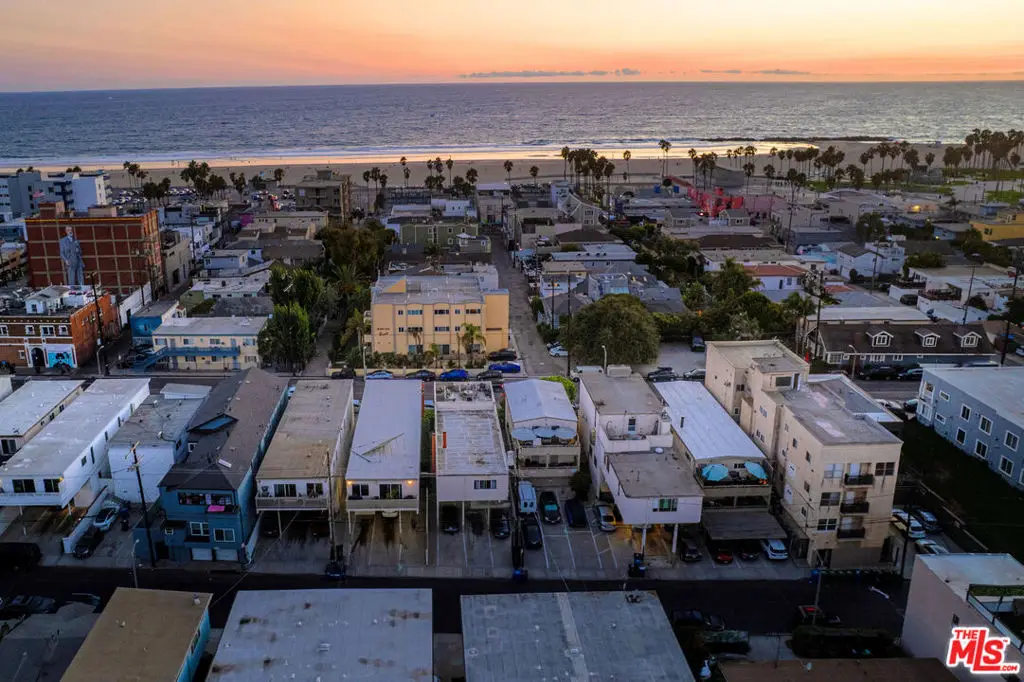 1904 Pacific Avenue, Venice, CA 90291 - #1