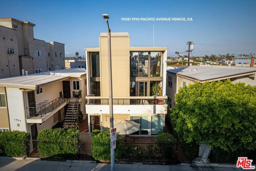 1904 Pacific Avenue, Venice, CA 90291 - #3