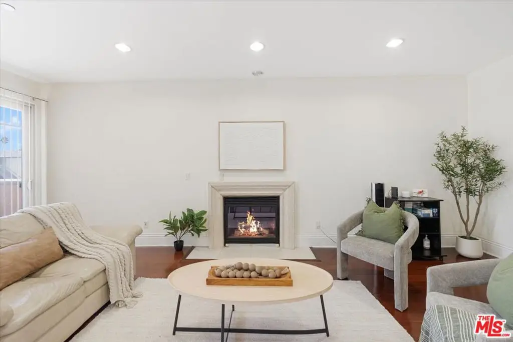 147 N Berendo Street #202, Los Angeles, CA 90004 - #1