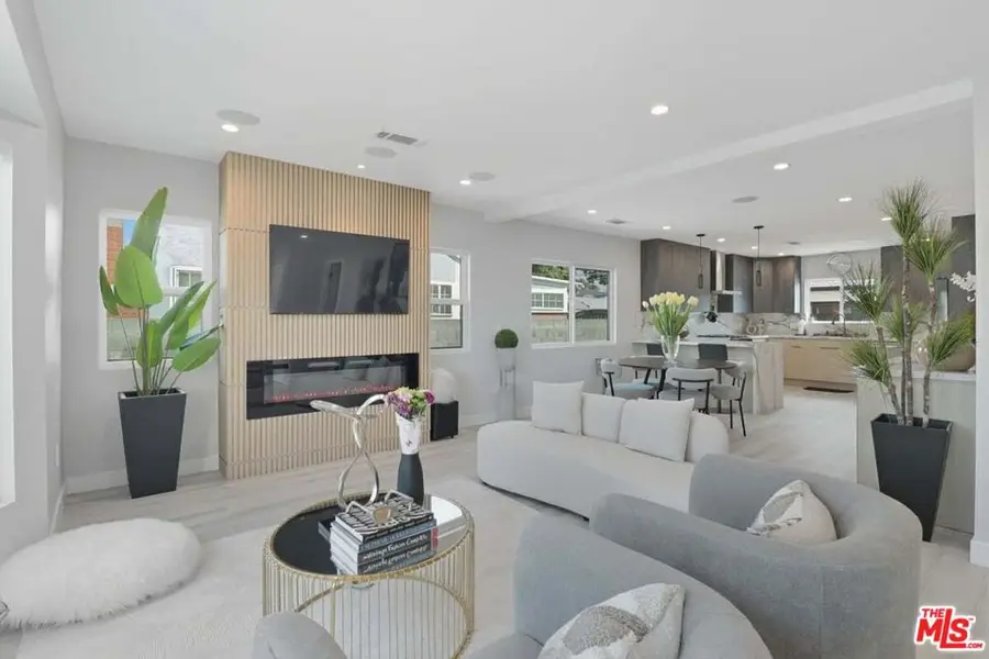 9710 S 8th Avenue, Inglewood, CA 90305 - Image #3