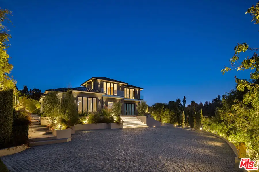 822 N Kenter, Los Angeles, CA 90049 - Image #2