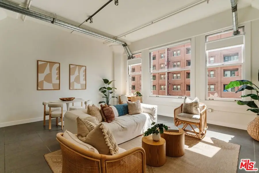 939 S Broadway #404, Los Angeles, CA 90015 - #3