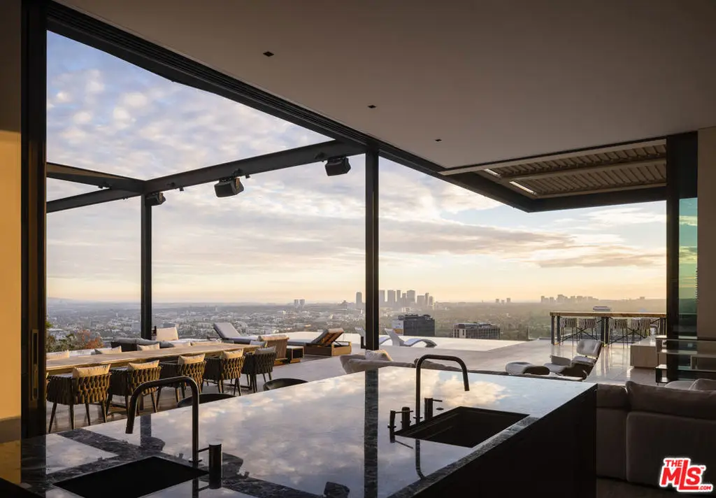 1305 Collingwood Place, Los Angeles, CA 90069 - Image #1