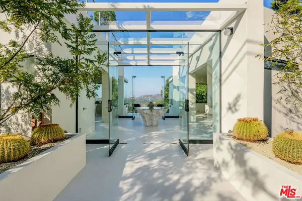 8896 Lookout Mountain Avenue, Los Angeles, CA 90046