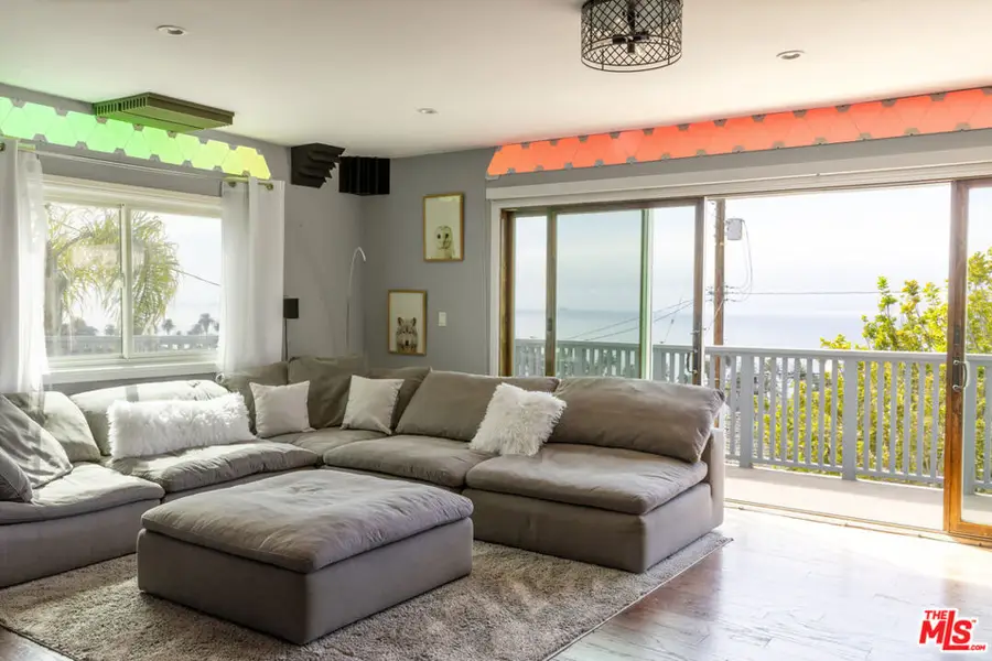 1230 Silvius Avenue, San Pedro, CA 90731 - Image #3