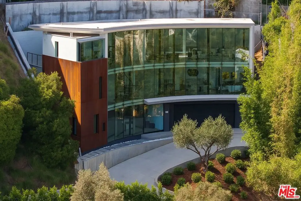 9277 Thrush Way, Los Angeles, CA 90069 - Image #1