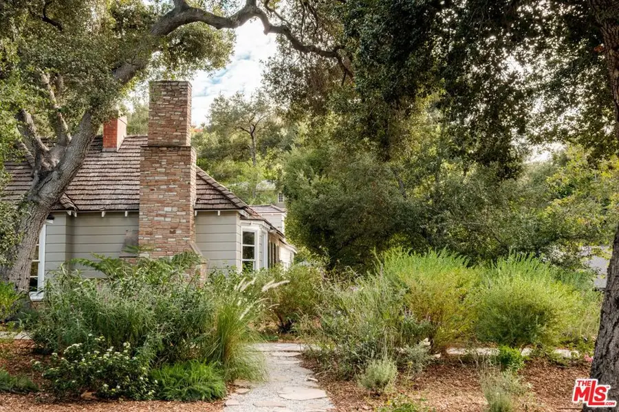 2528 Sleepy Hollow Drive, Glendale, CA 91206 - Image #2