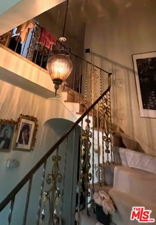 1603 Buckingham Road, Los Angeles, CA 90019 - Image #3