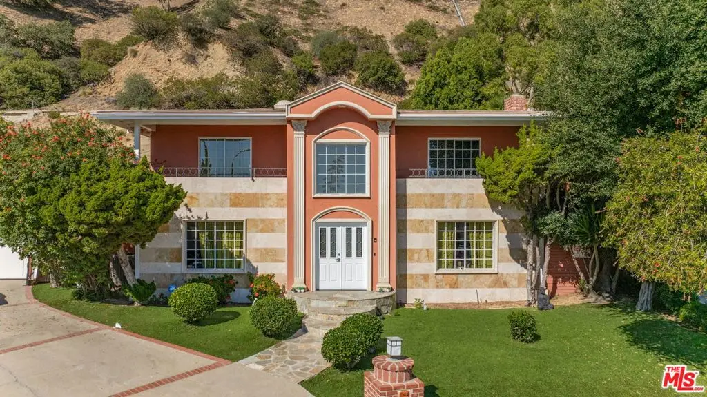 1870 Marcheeta Place, Los Angeles, CA 90069 - #1