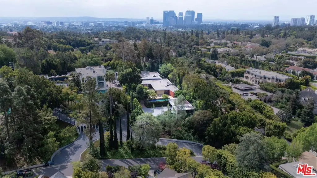 1022 Summit Drive, Beverly Hills, CA 90210 - Image #1