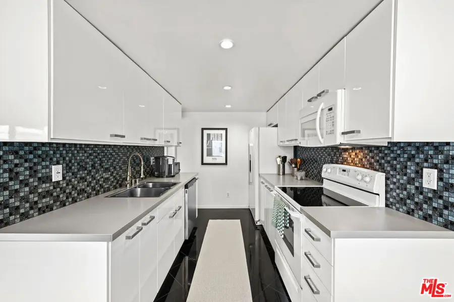 1221 N Kings Road #207, West Hollywood, CA 90069 - Image #3