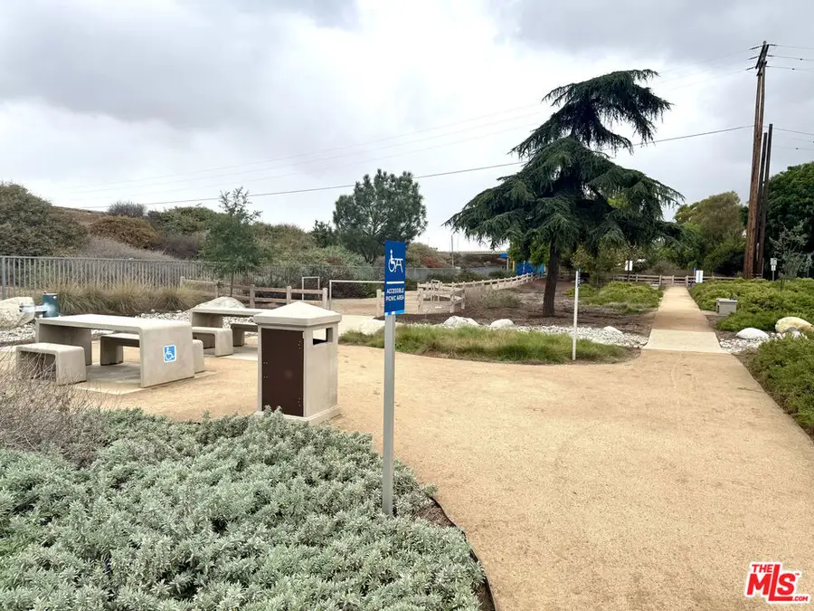 859 W 33rd Way, Long Beach, CA 90806 - Image #3