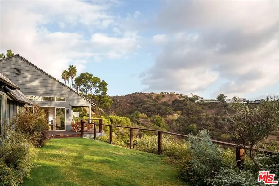 7420 Cervantes Place, Los Angeles, CA 90046 - Image #2