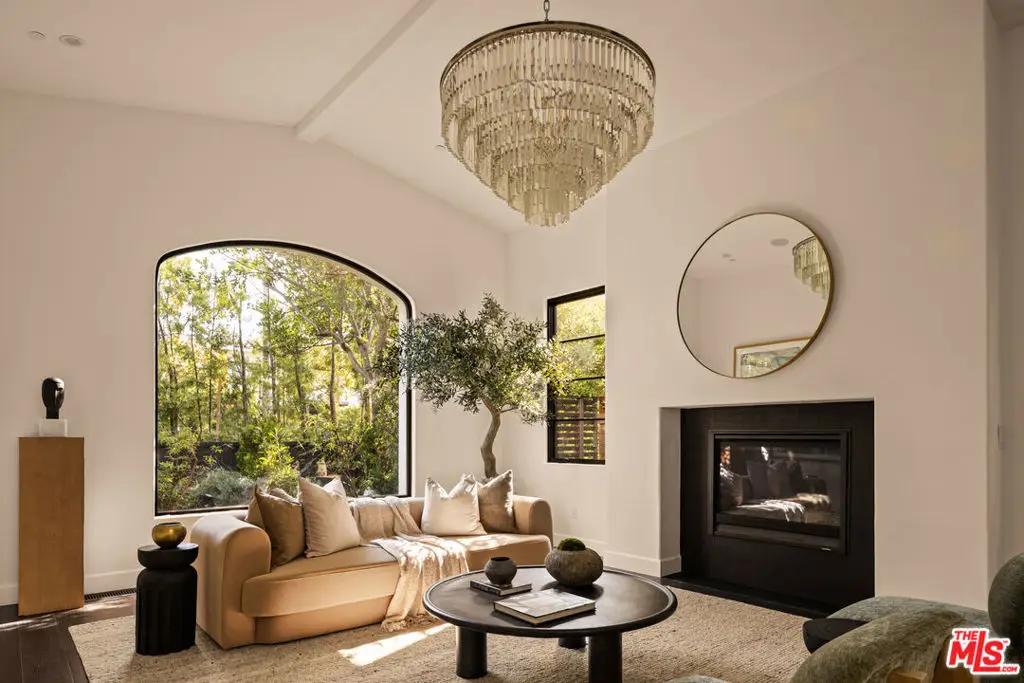 6607 Maryland Drive, Los Angeles, CA 90048 - Image #1