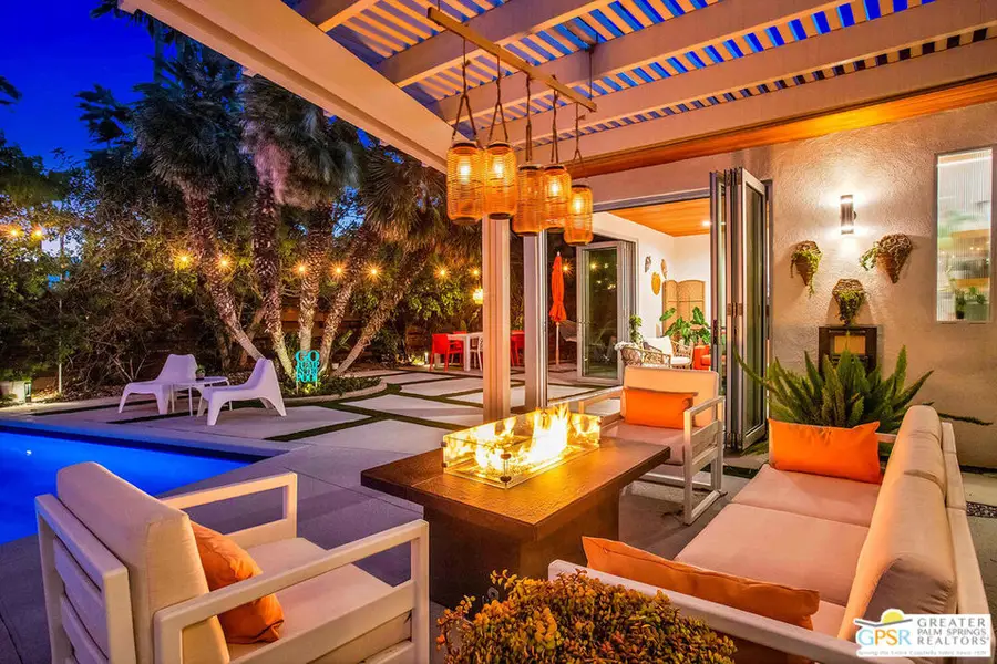 1041 E El Conquistador, Palm Springs, CA 92262 - #2