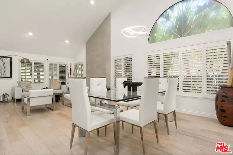 24762 Via Pradera, Calabasas, CA 91302 - Image #3