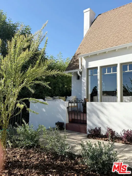 2229 Nella Vista Avenue, Los Angeles, CA 90027 - Image #2