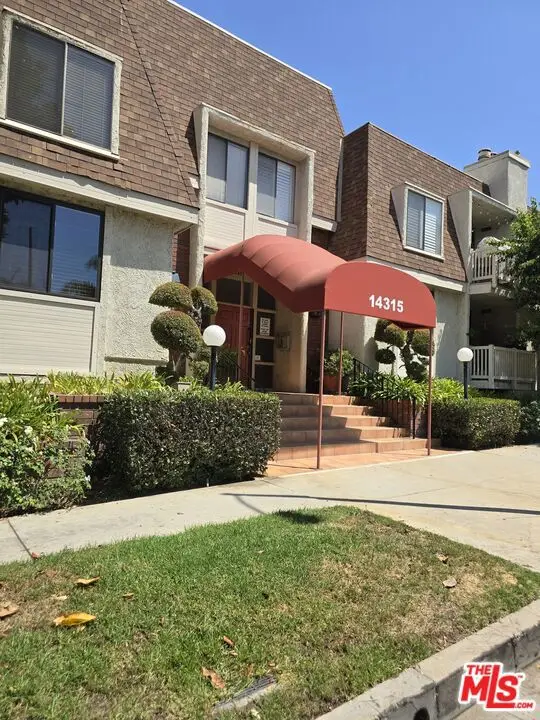 14315 Riverside Drive #105, Sherman Oaks, CA 91423 - Image #1