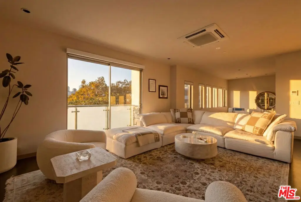 928 N Croft Avenue #304, Los Angeles, CA 90069 - Image #1