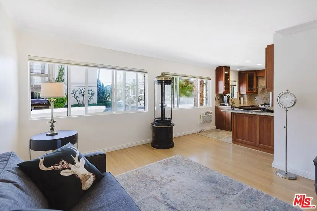 1154 S Barrington Avenue #101, Los Angeles, CA 90049 - #1