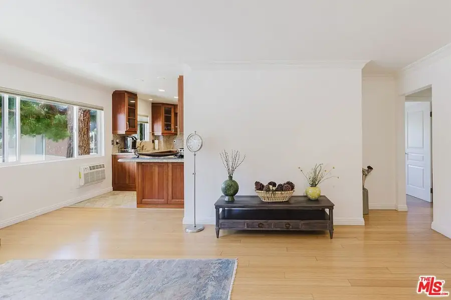 1154 S Barrington Avenue #101, Los Angeles, CA 90049 - #3