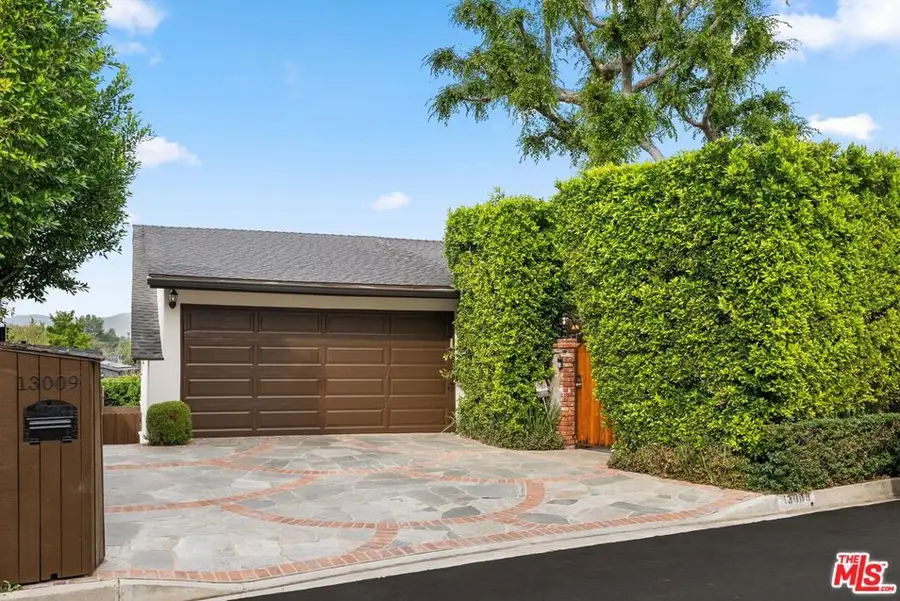 13009 Greenleaf Street, Studio City, CA 91604 - #2