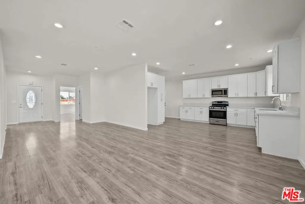 9101 Heather Avenue, California City, CA 93505 - Image #1