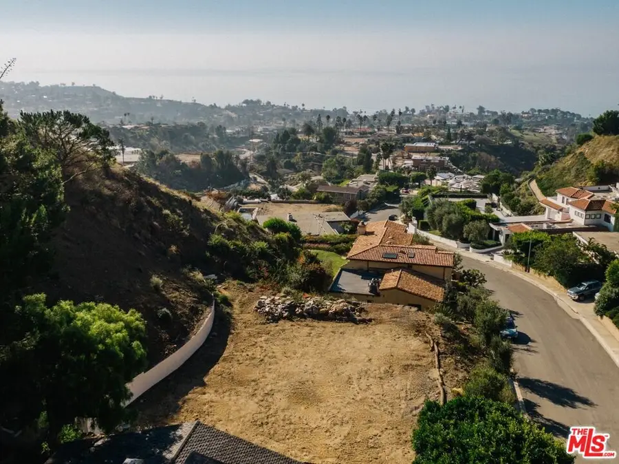 1046 Enchanted Way, Pacific Palisades, CA 90272 - Image #3